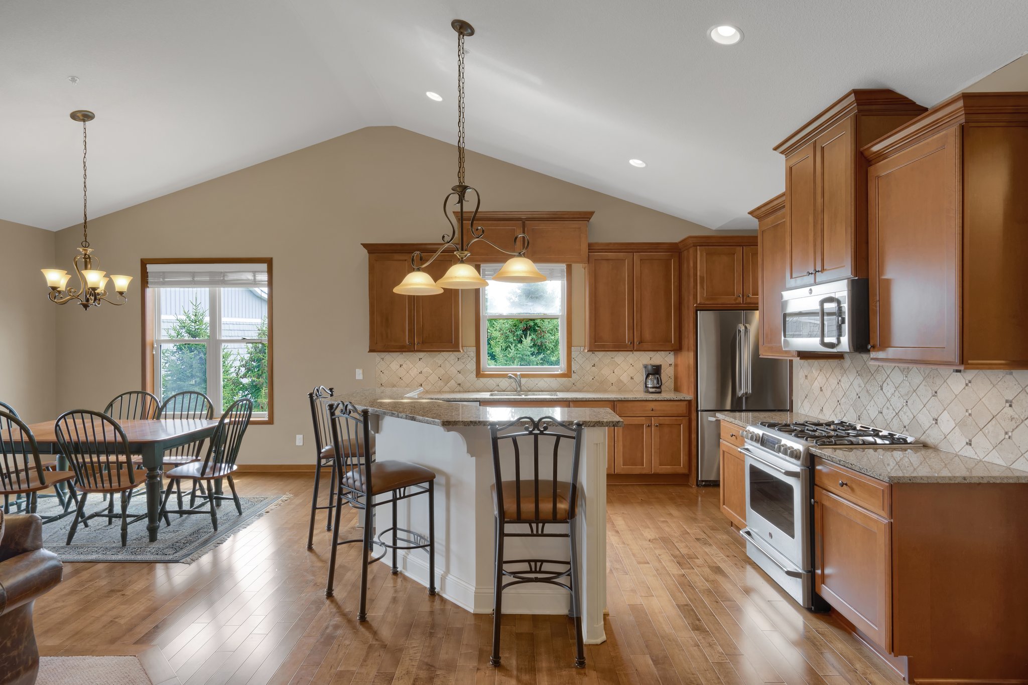 10776 Lyndale Bluffs Trail, Minneapolis, MN 55420, USA Photo 4