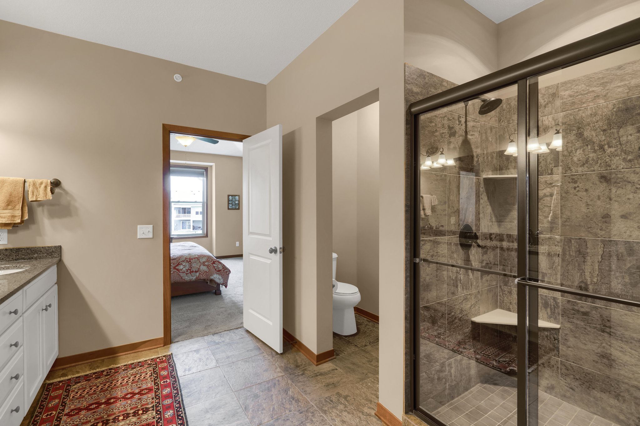10776 Lyndale Bluffs Trail, Minneapolis, MN 55420, USA Photo 22