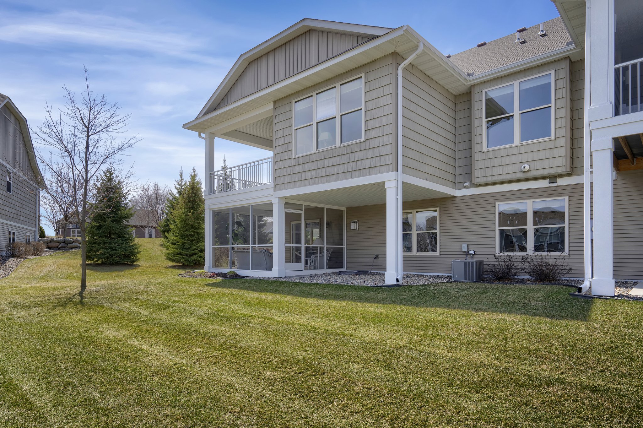 10776 Lyndale Bluffs Trail, Minneapolis, MN 55420, USA Photo 2