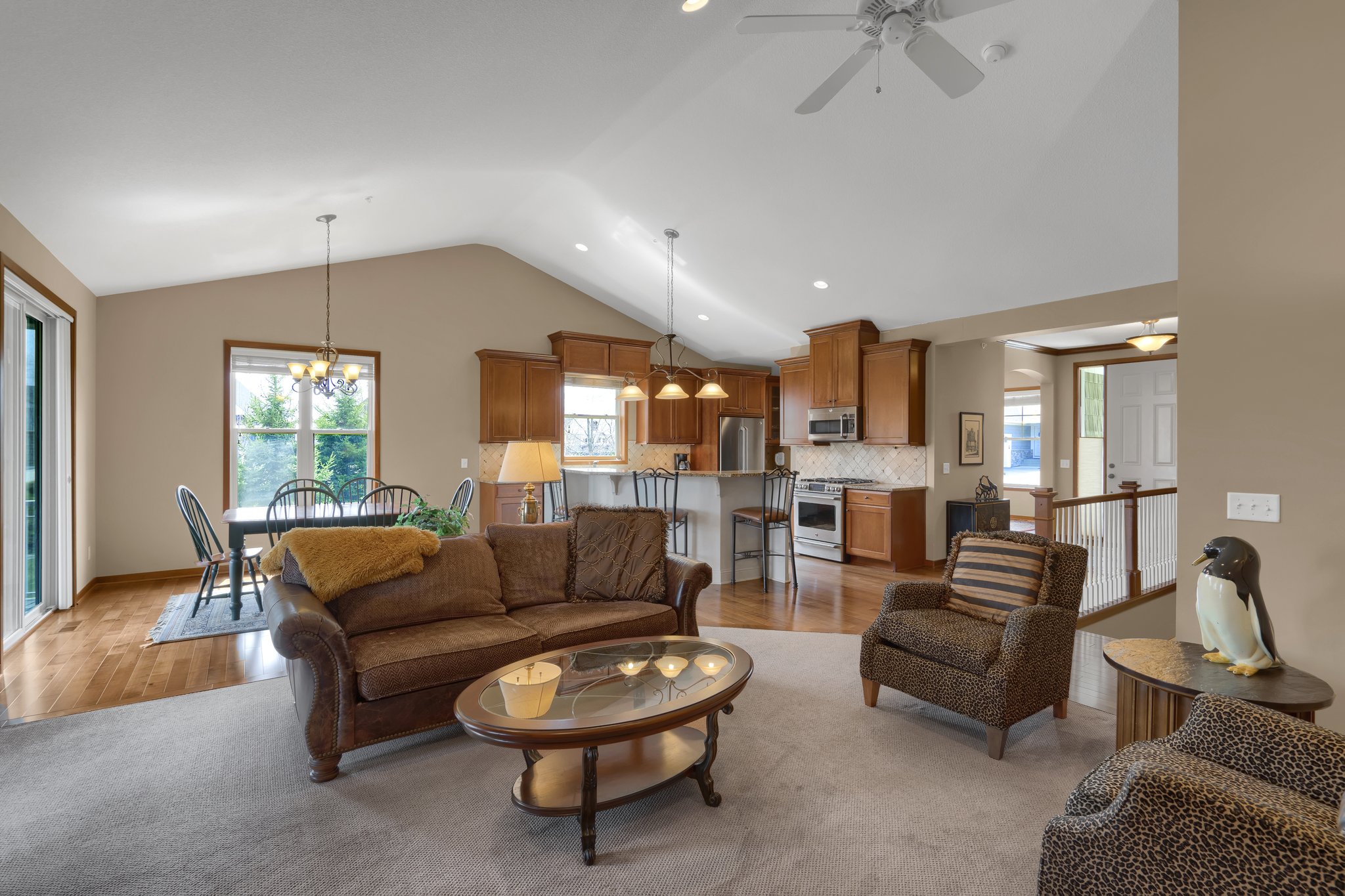 10776 Lyndale Bluffs Trail, Minneapolis, MN 55420, USA Photo 9