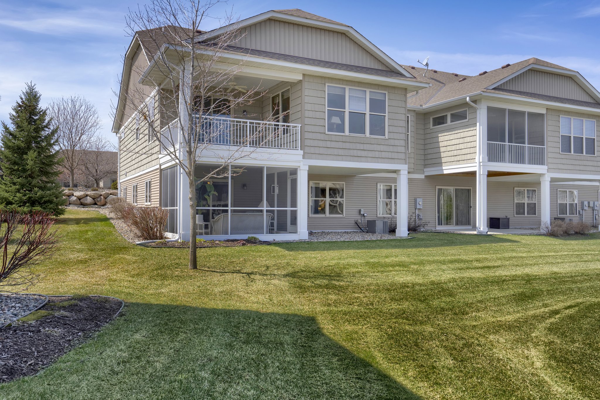10776 Lyndale Bluffs Trail, Minneapolis, MN 55420, USA Photo 51