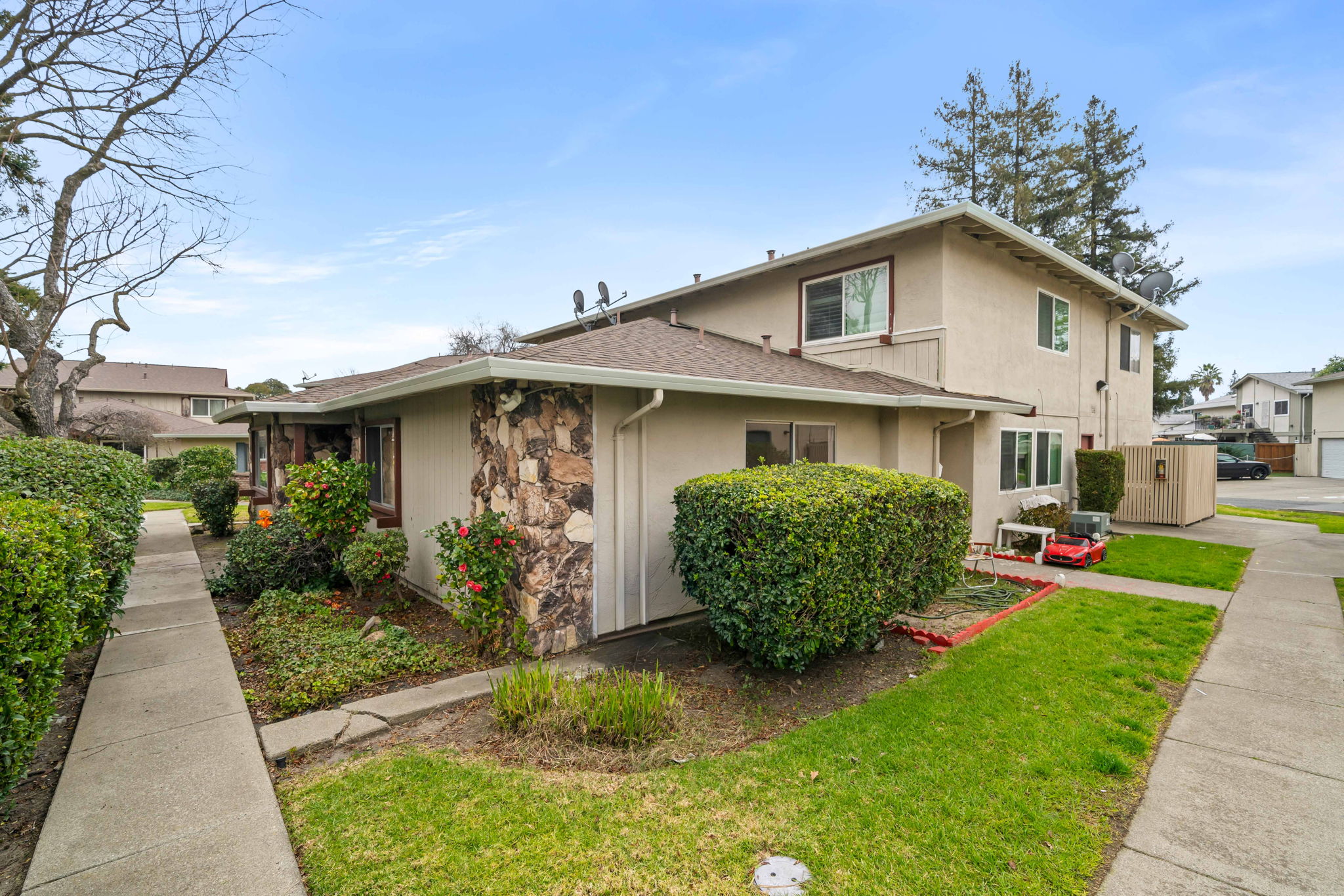 This image has been digitally altered. See original photo.