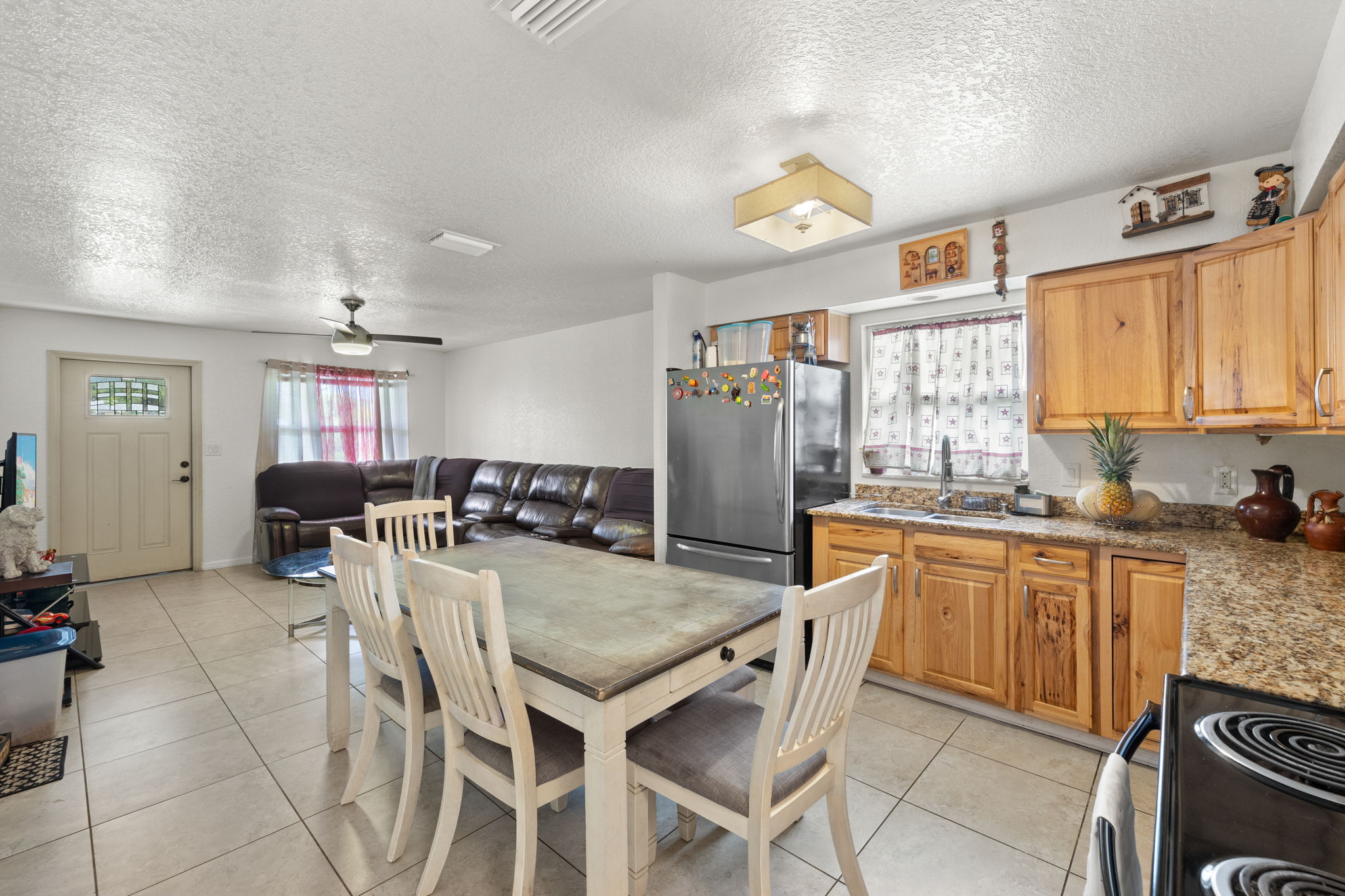 Dining Room 2 of 2