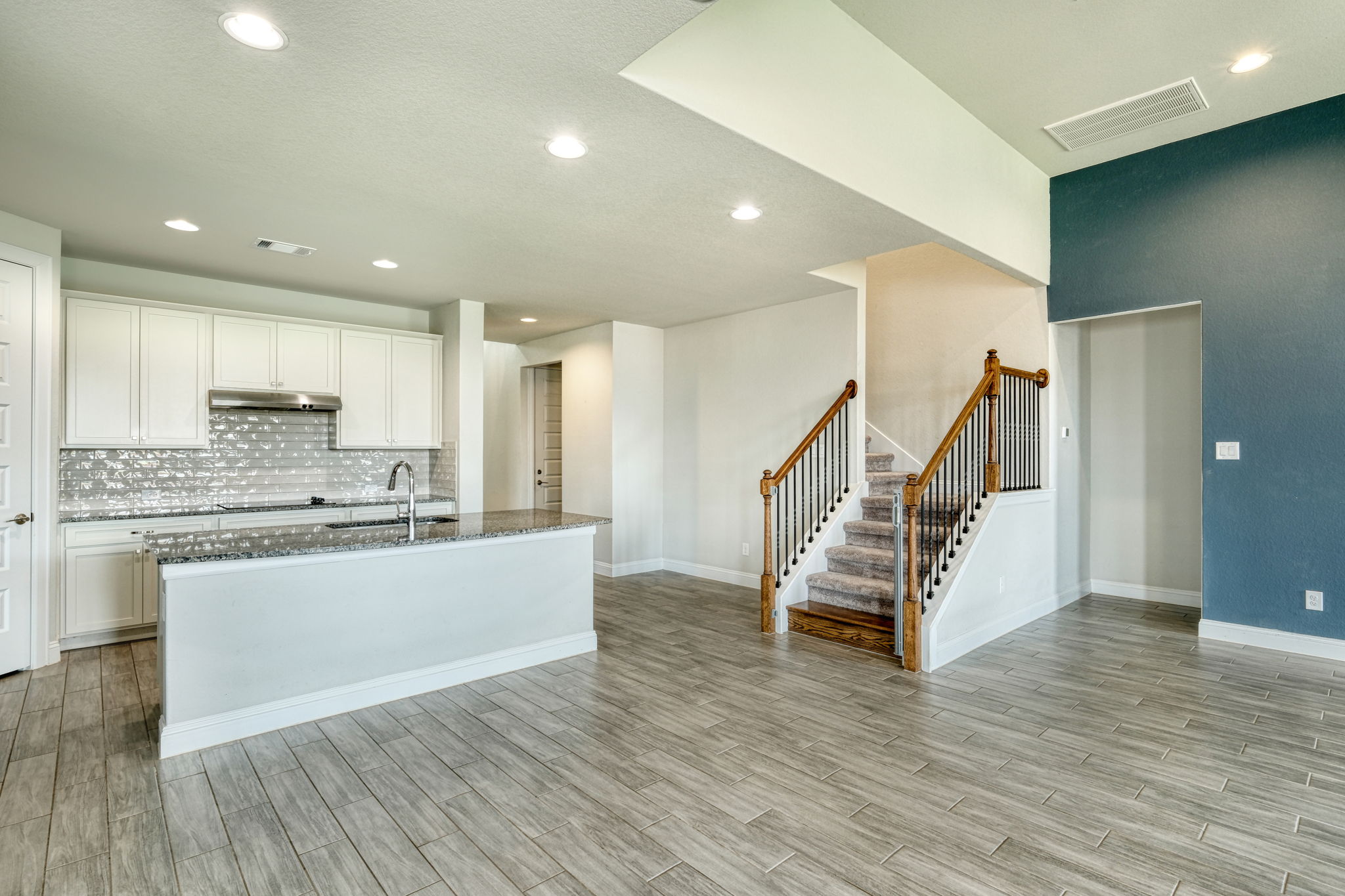 Kitchen/Breakfast Bar