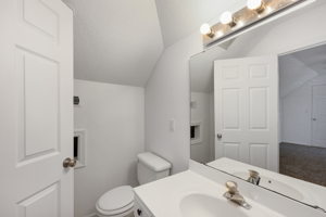  Photo 32