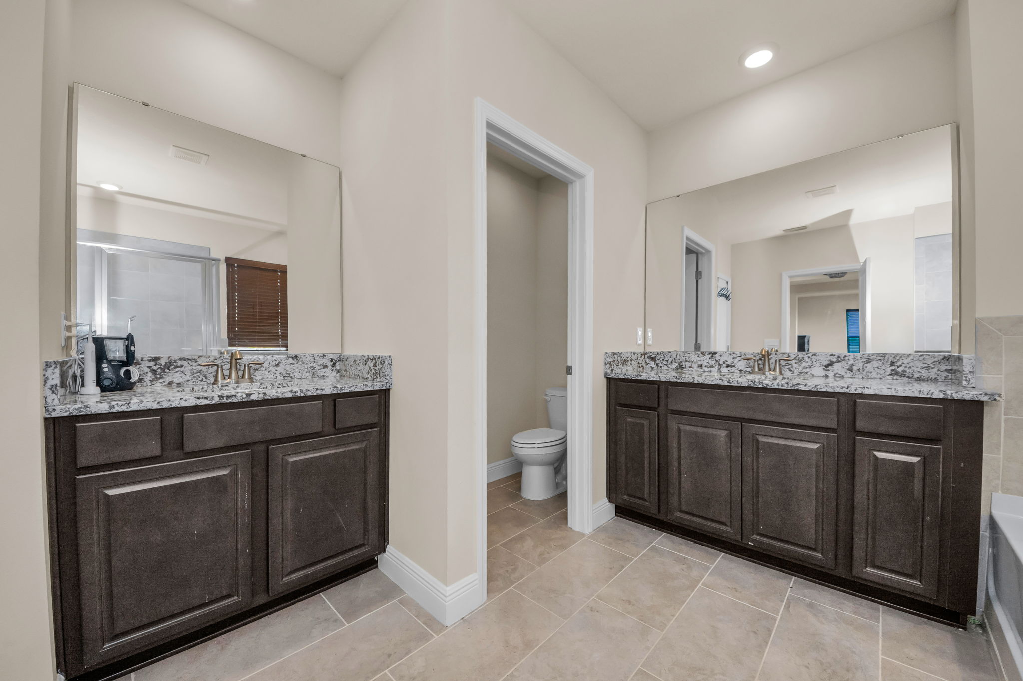 Upper Level Primary Bathroom 1a