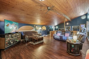 Butch Cir-S1106-009.jpg
