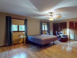  Photo 24