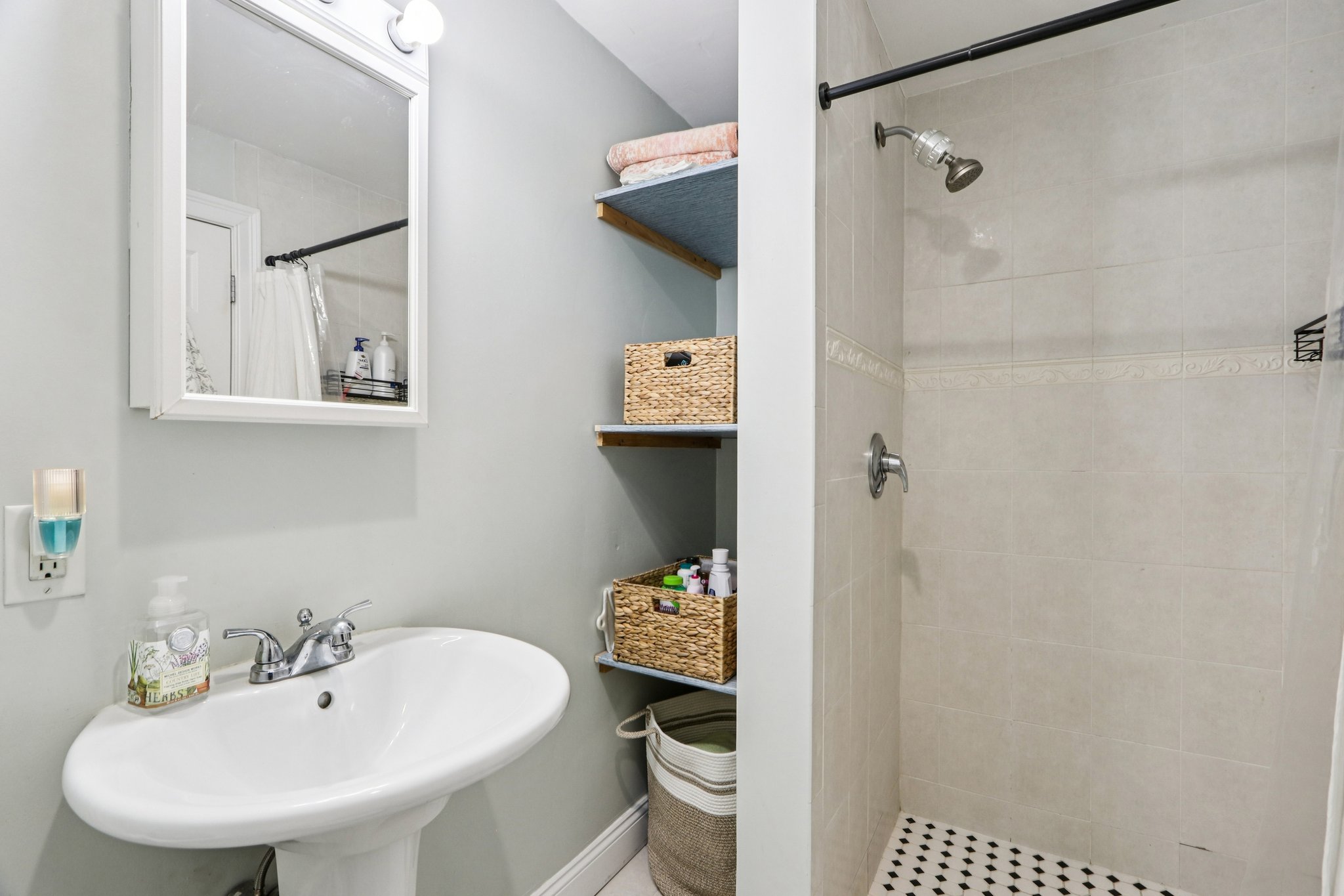 Emerson St 1-S1102-021.jpg