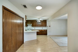 Kitchen/Breakfast Area