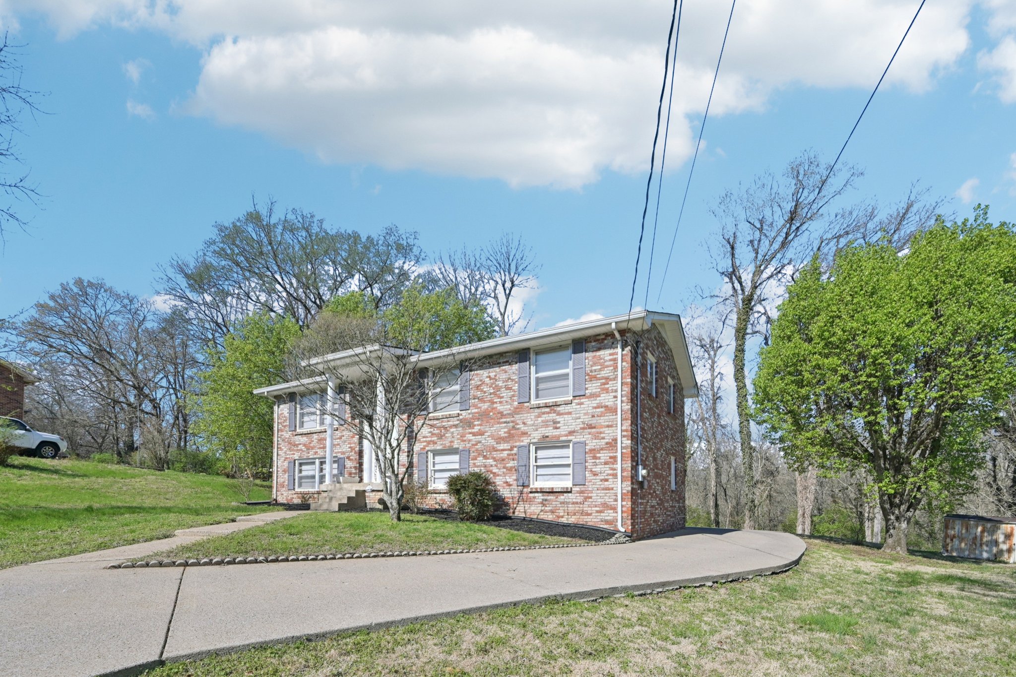 Jacksonian Dr-S2003-007.jpg