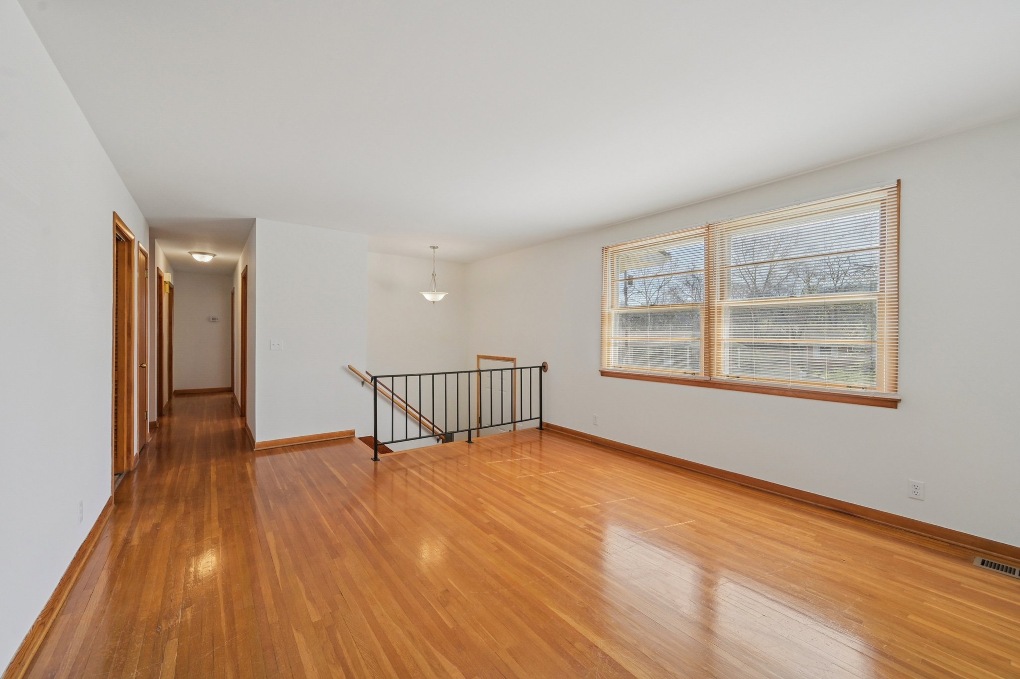 Jacksonian Dr-S2003-016.jpg