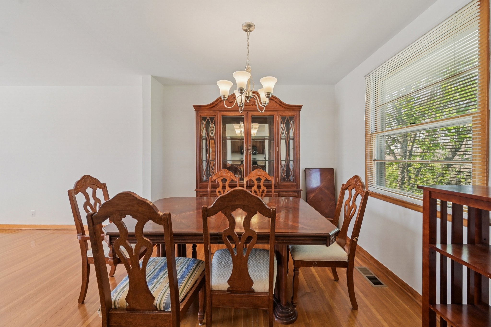 Jacksonian Dr-S2003-020.jpg