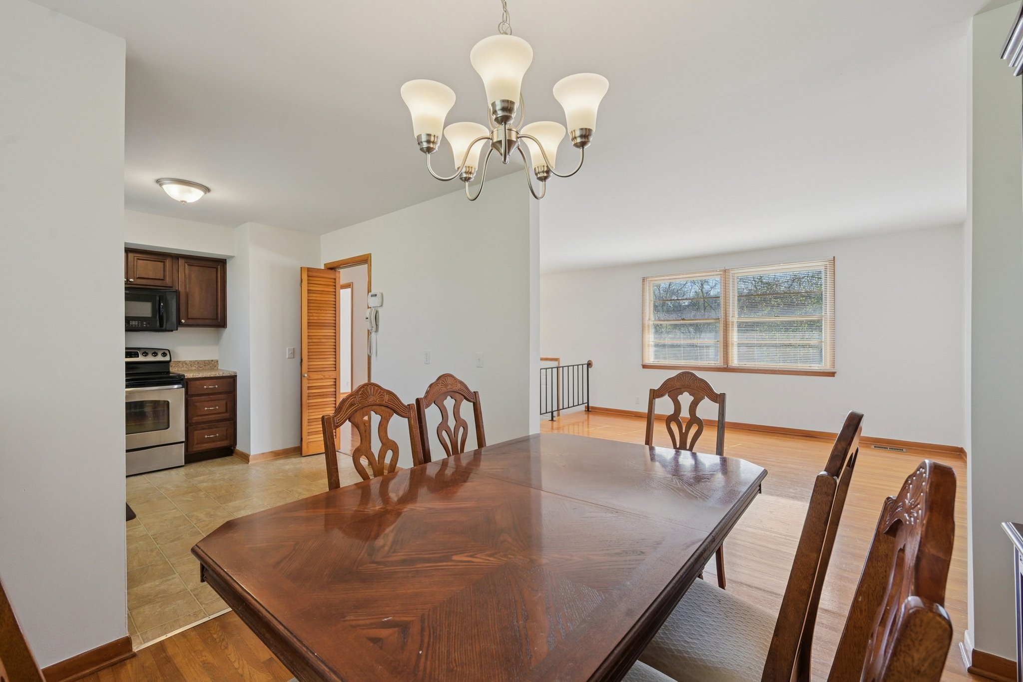 Jacksonian Dr-S2003-021.jpg