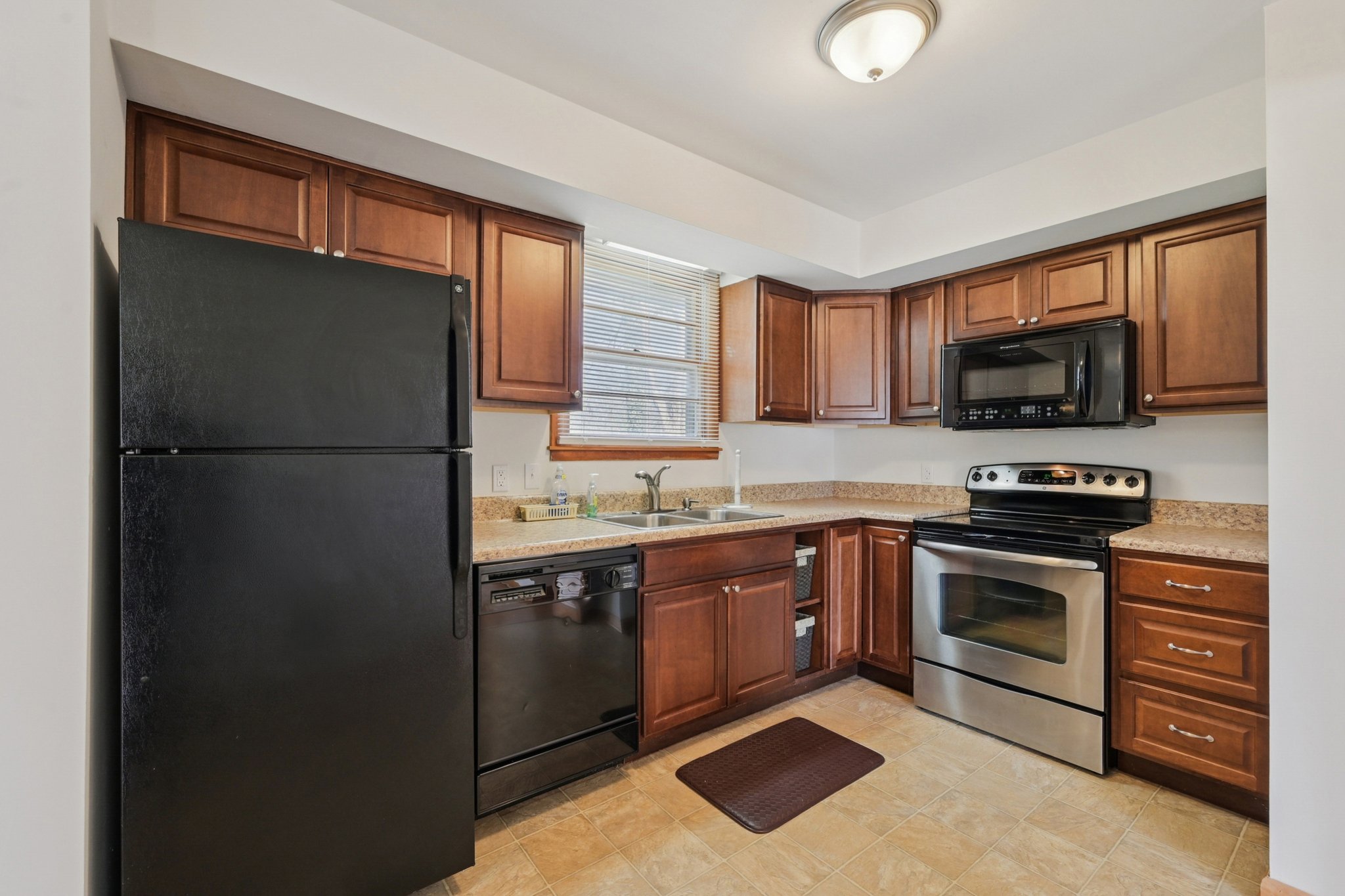 Jacksonian Dr-S2003-023.jpg