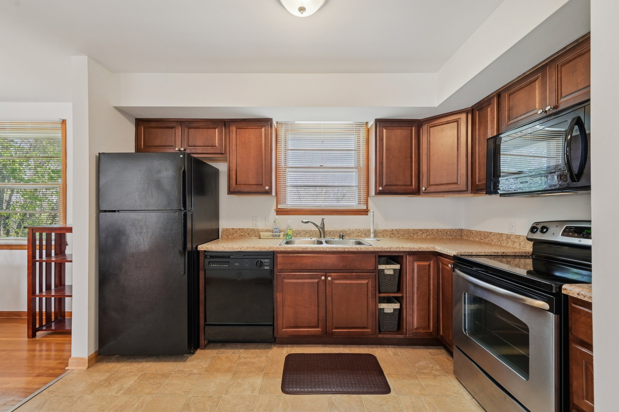 Jacksonian Dr-S2003-025.jpg