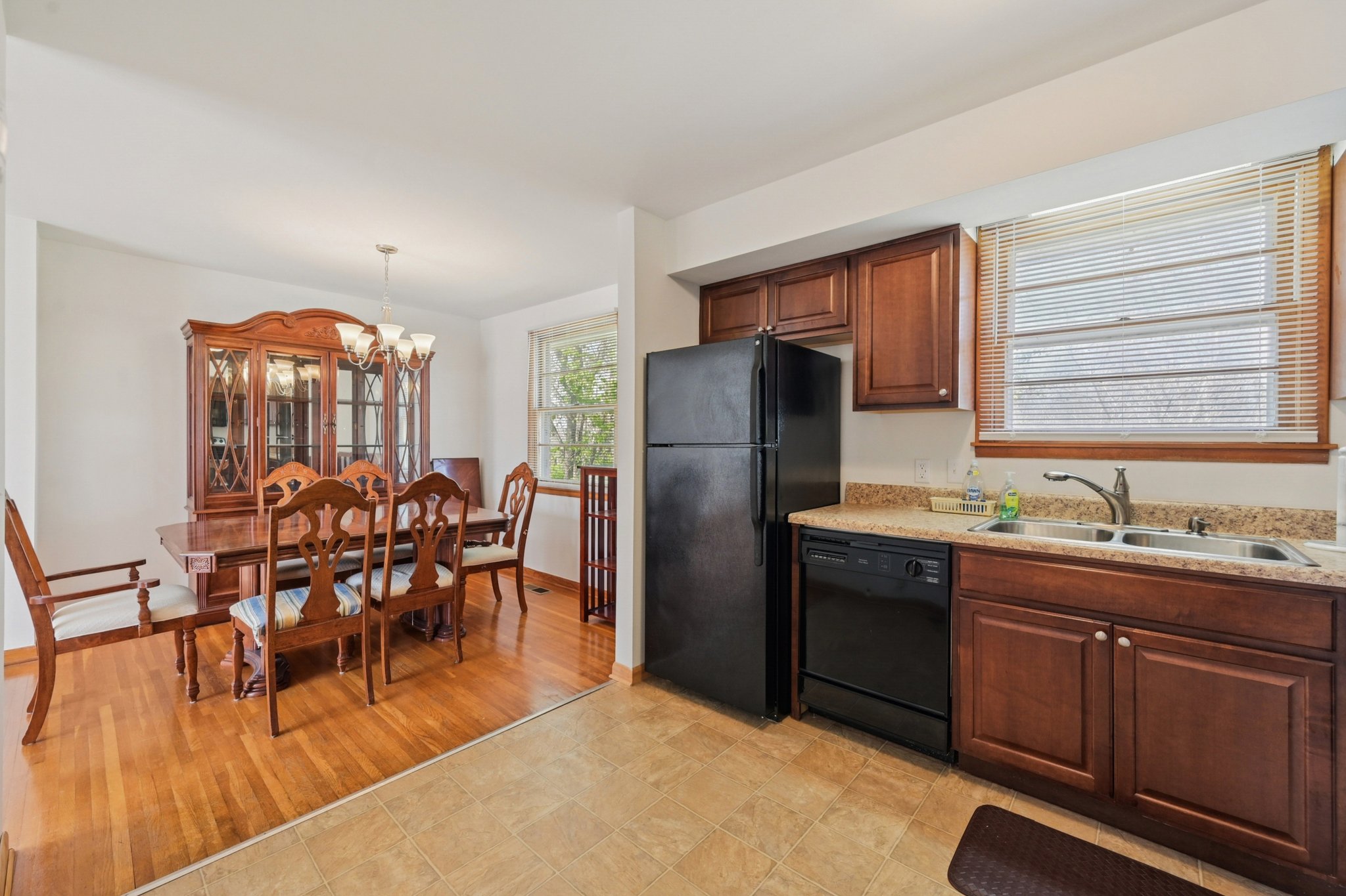 Jacksonian Dr-S2003-026.jpg