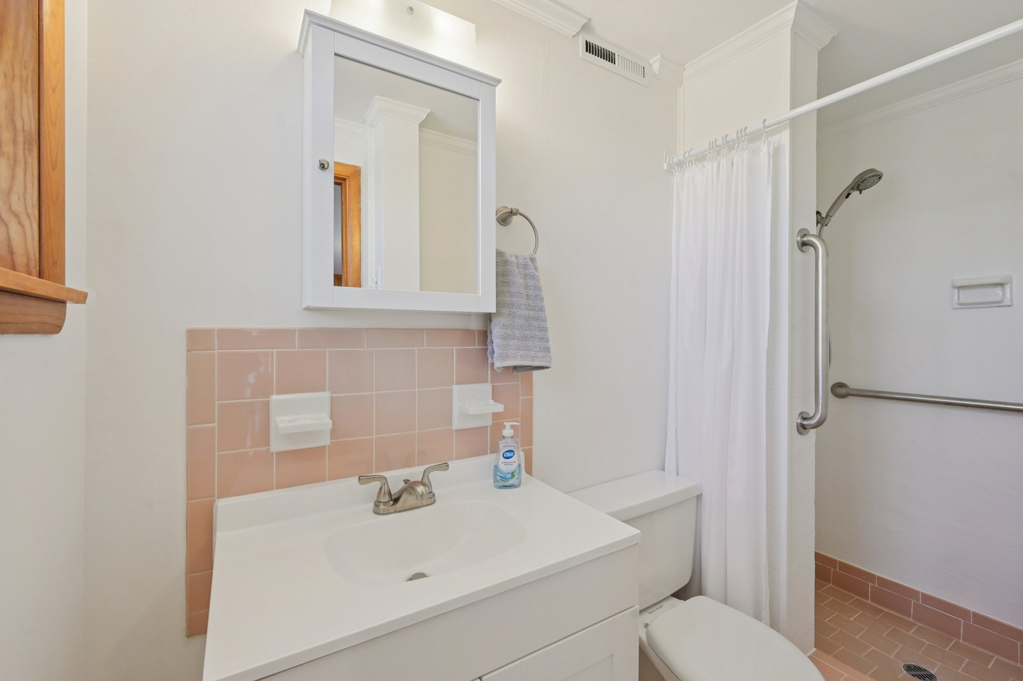 Jacksonian Dr-S2003-027.jpg