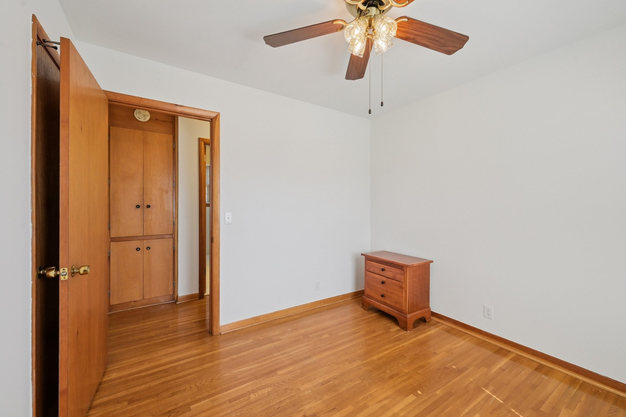 Jacksonian Dr-S2003-030.jpg