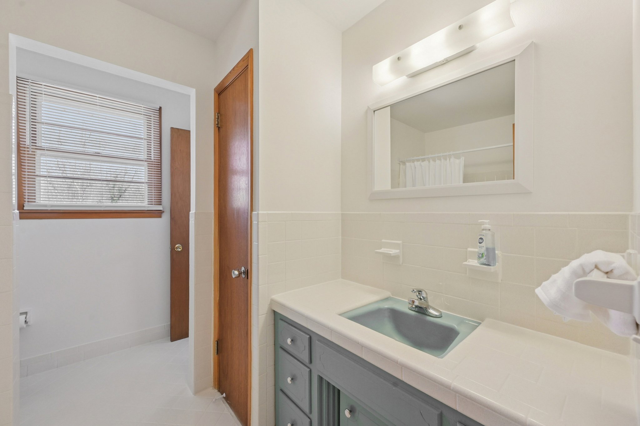 Jacksonian Dr-S2003-031.jpg