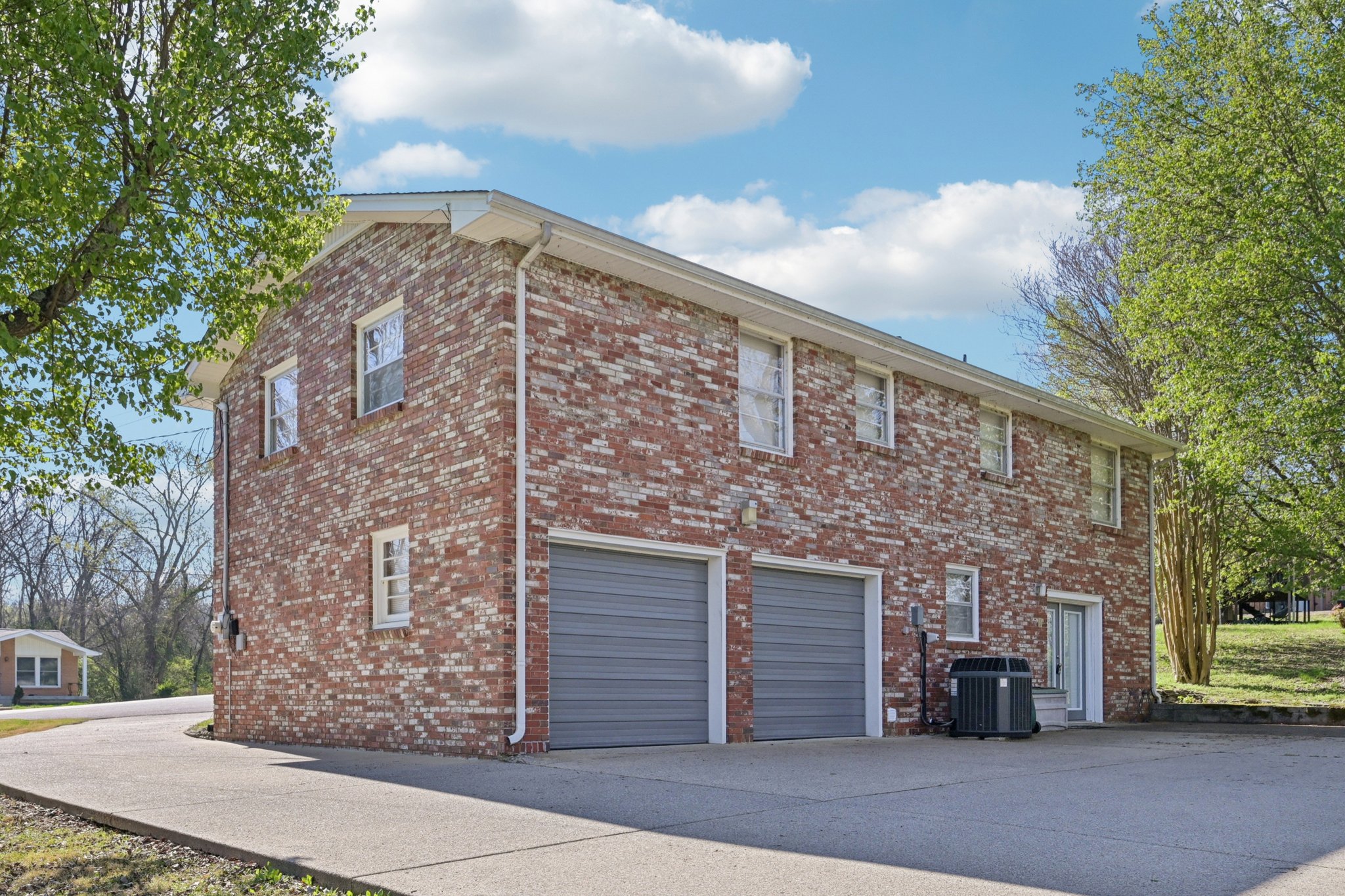 Jacksonian Dr-S2003-048.jpg