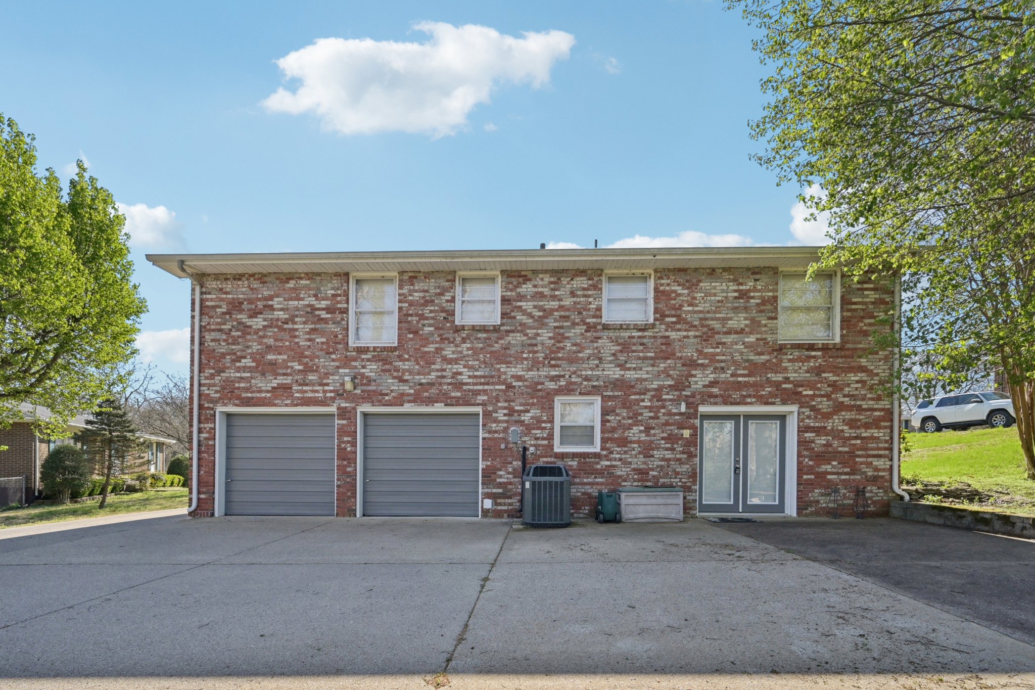 Jacksonian Dr-S2003-050.jpg