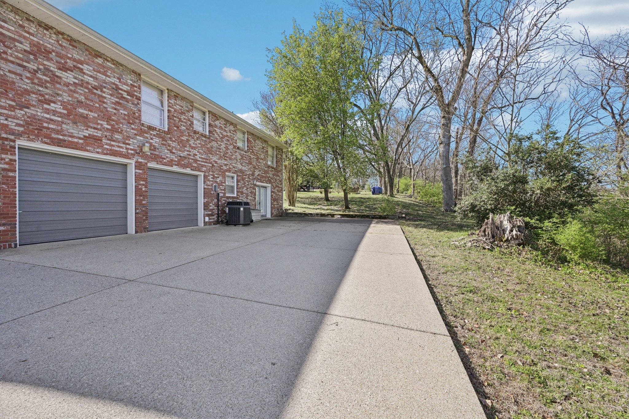 Jacksonian Dr-S2003-055.jpg