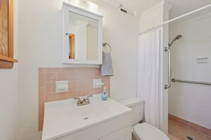 Jacksonian Dr-S2003-027.jpg