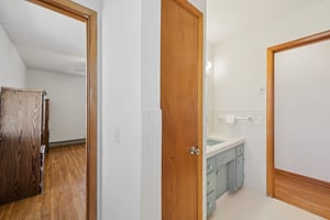 Jacksonian Dr-S2003-033.jpg