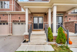 Front Porch/Entrance