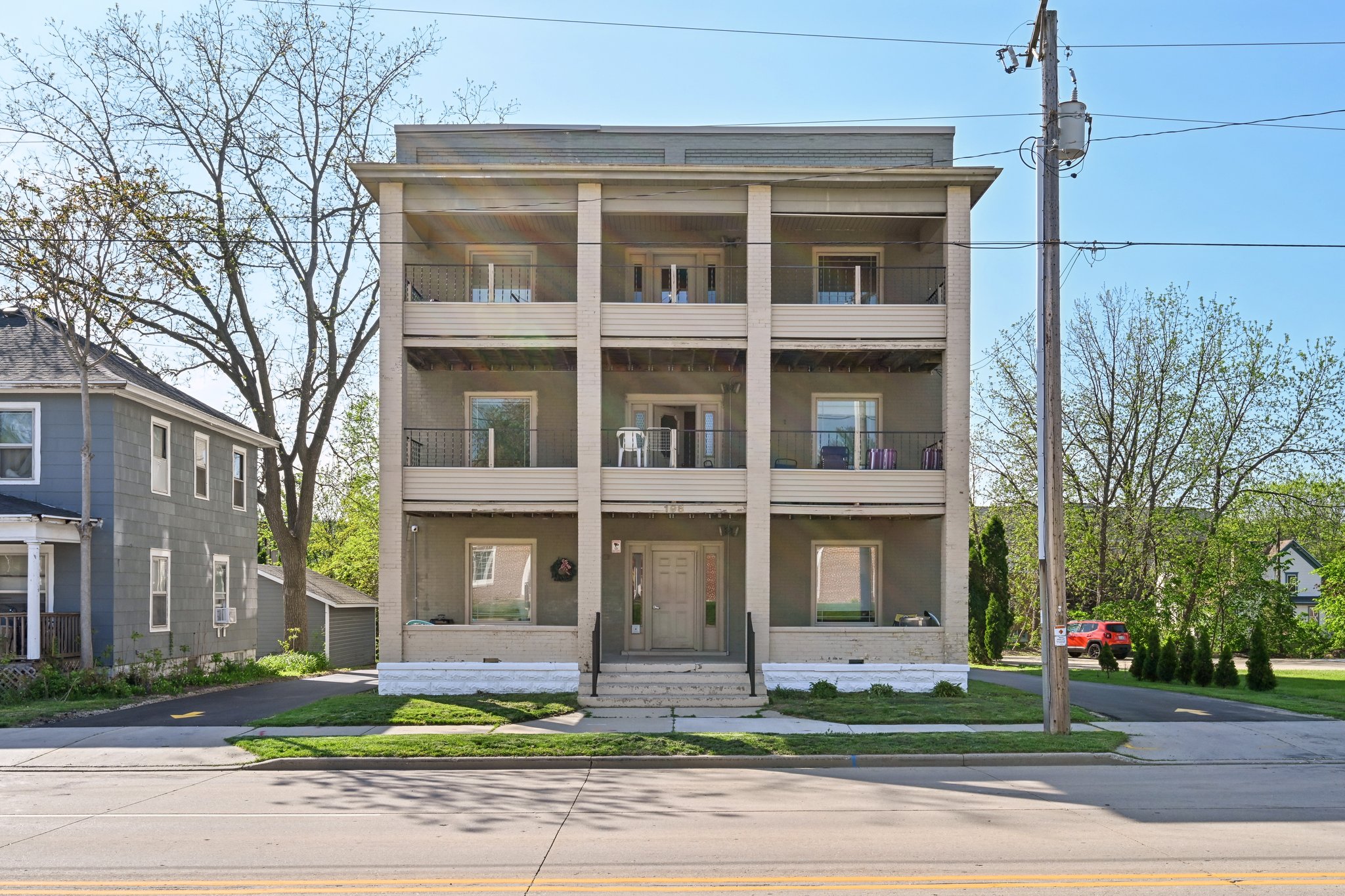 N Main St-002.jpg