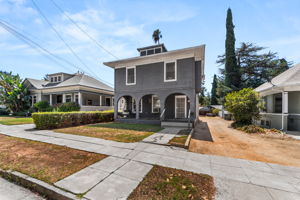  Photo 0