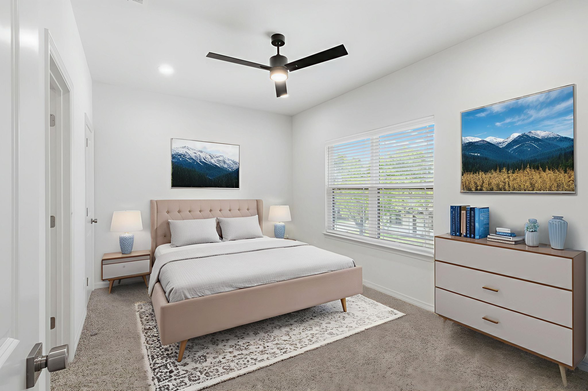 2N9A1866 virtually staged.jpeg