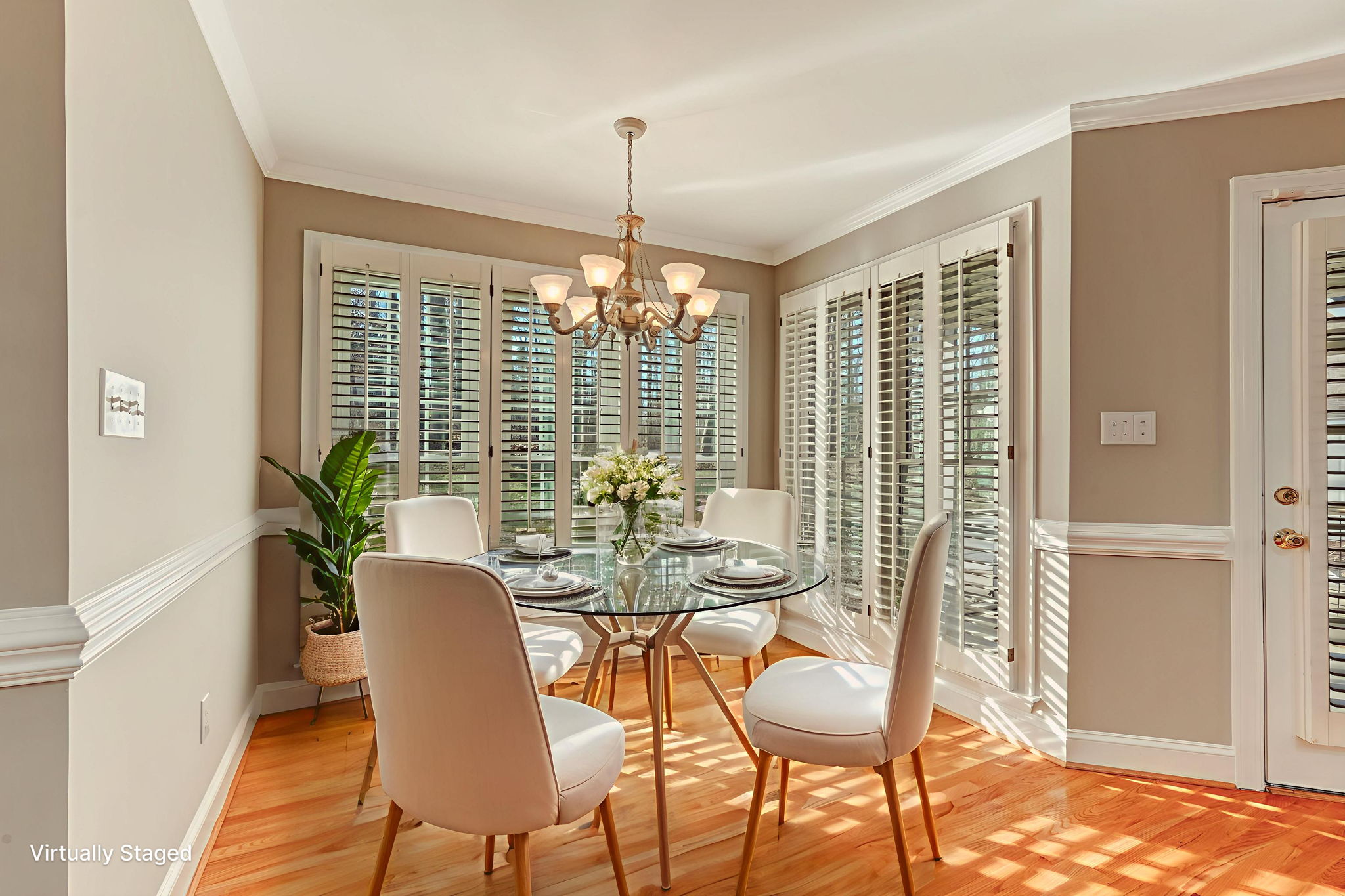 Breakfast Area virtually staged
