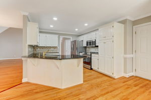 Kitchen/Breakfast Bar