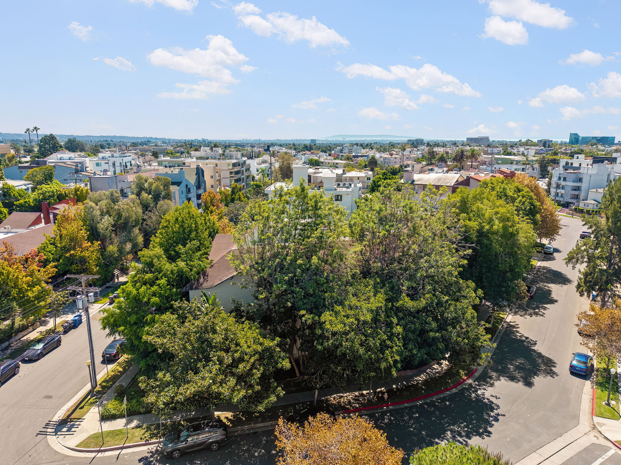 10800 Holman Avenue PH6-2