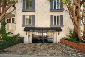 10800 Holman Avenue PH6-4