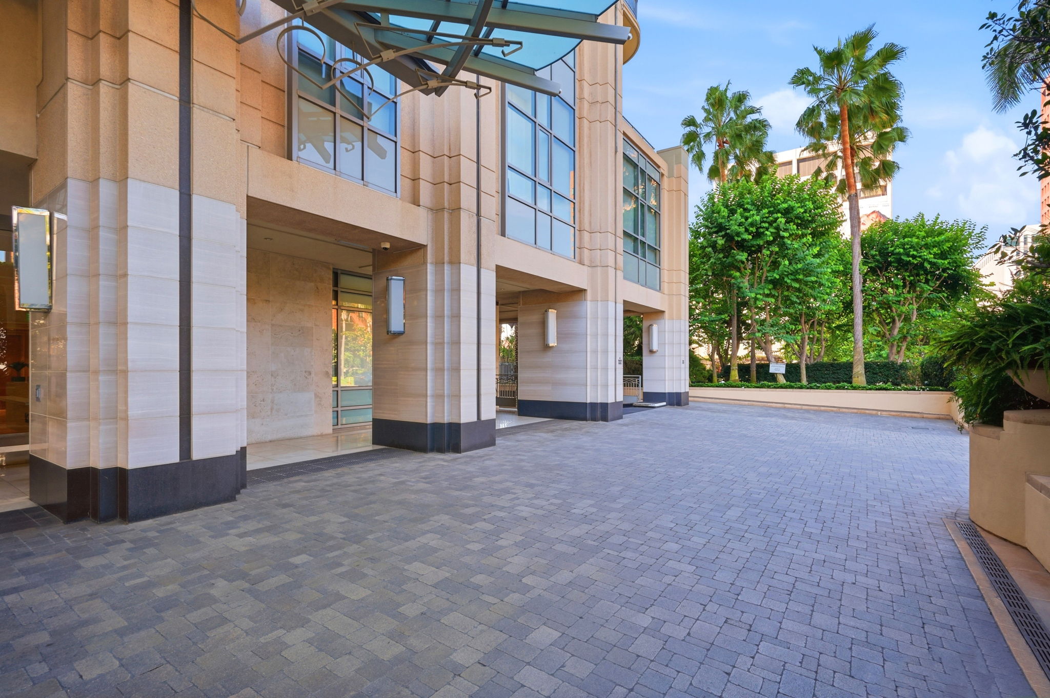 002_F8_10800 Wilshire Blvd 403