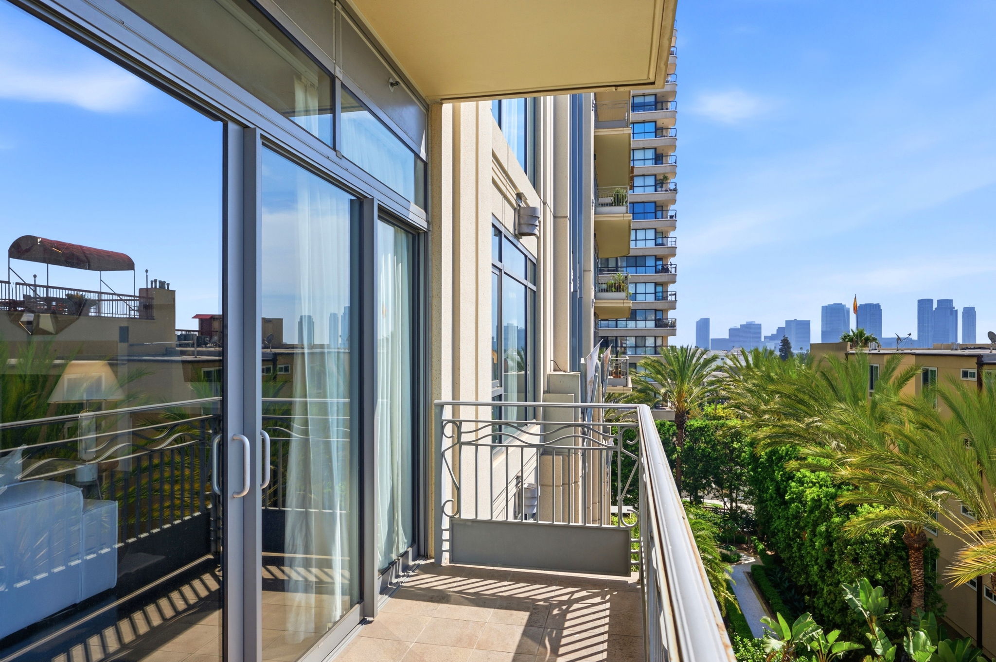 051_F8_10800 Wilshire Blvd 403