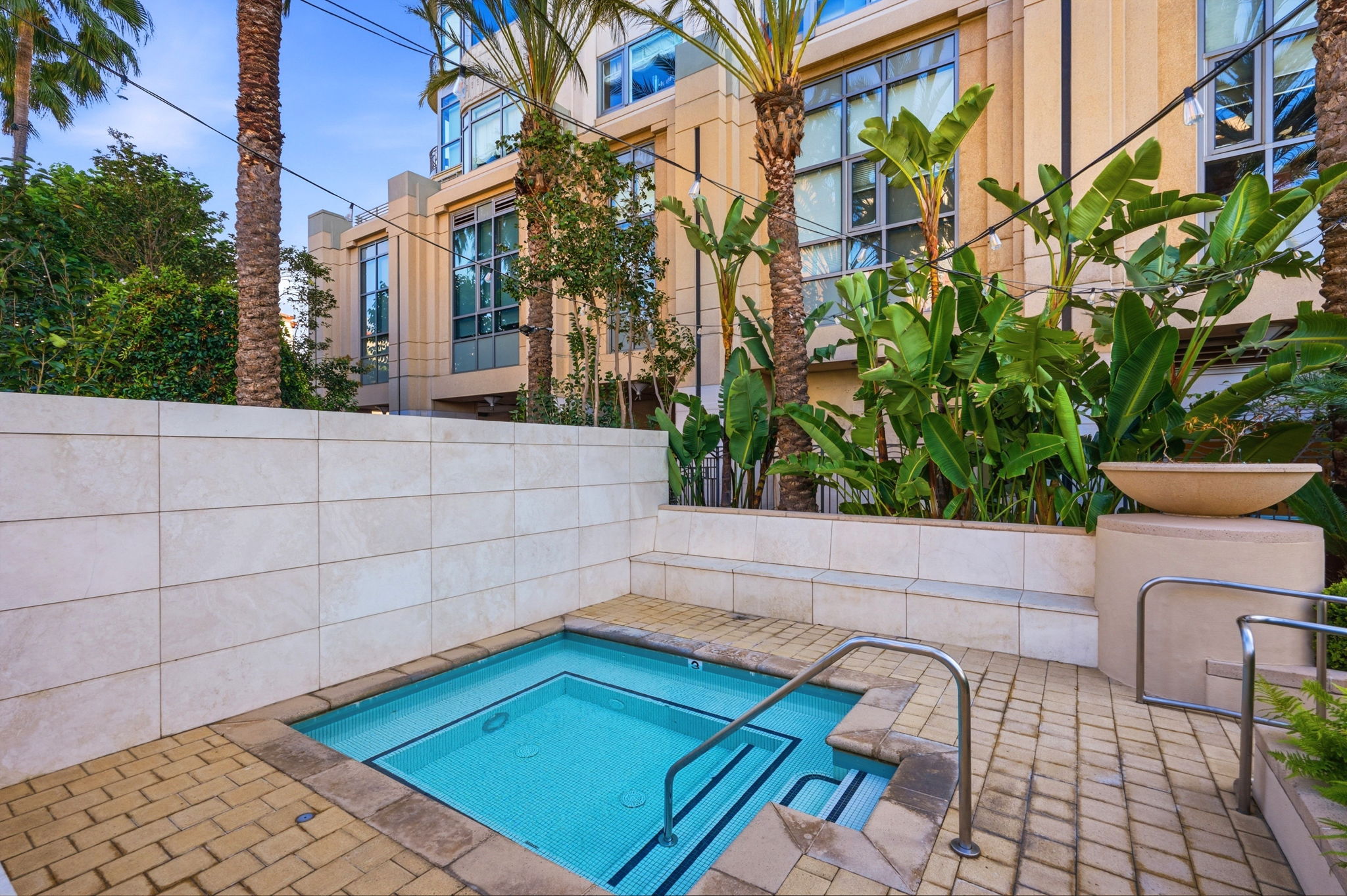 058_F8_10800 Wilshire Blvd 403