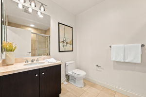 041_F8_10800 Wilshire Blvd 403