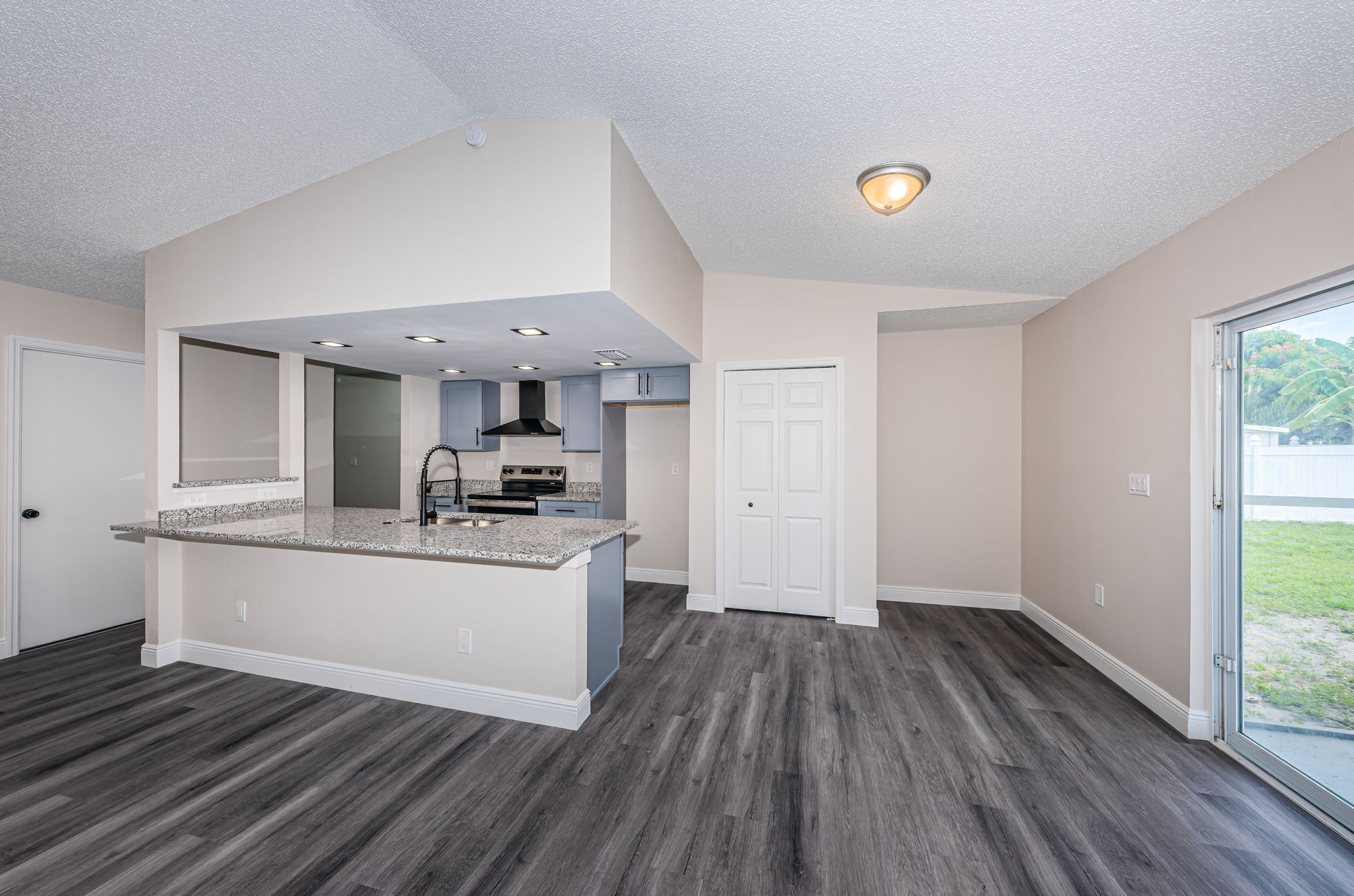 Kitchen & Dining Room