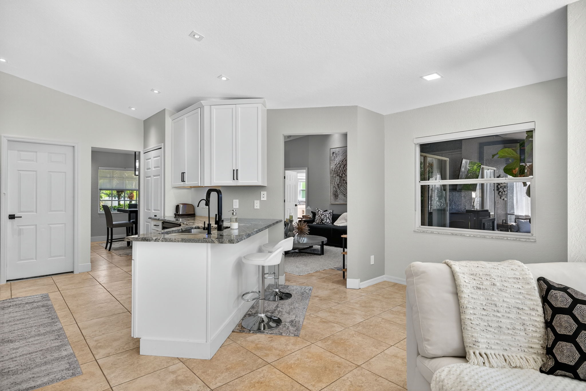 Breakfast Bar 2 of 2