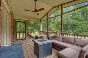 Screened-in Porch