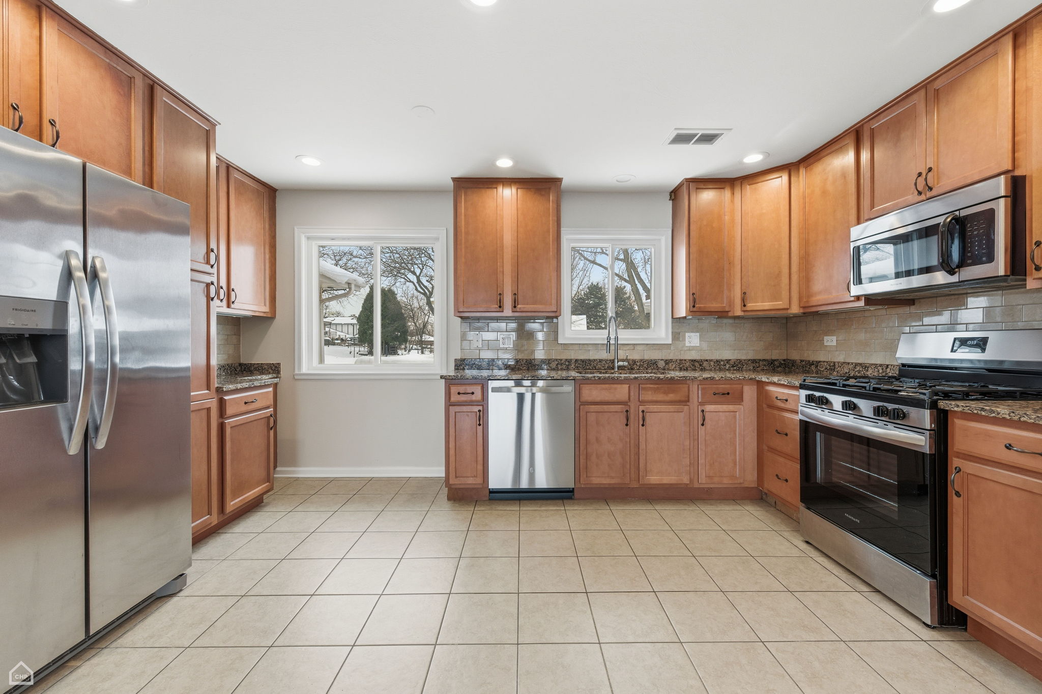 1081 Pinehurst Ln - Jarek Jaroslaw Jastrzebski_CHP2025_013