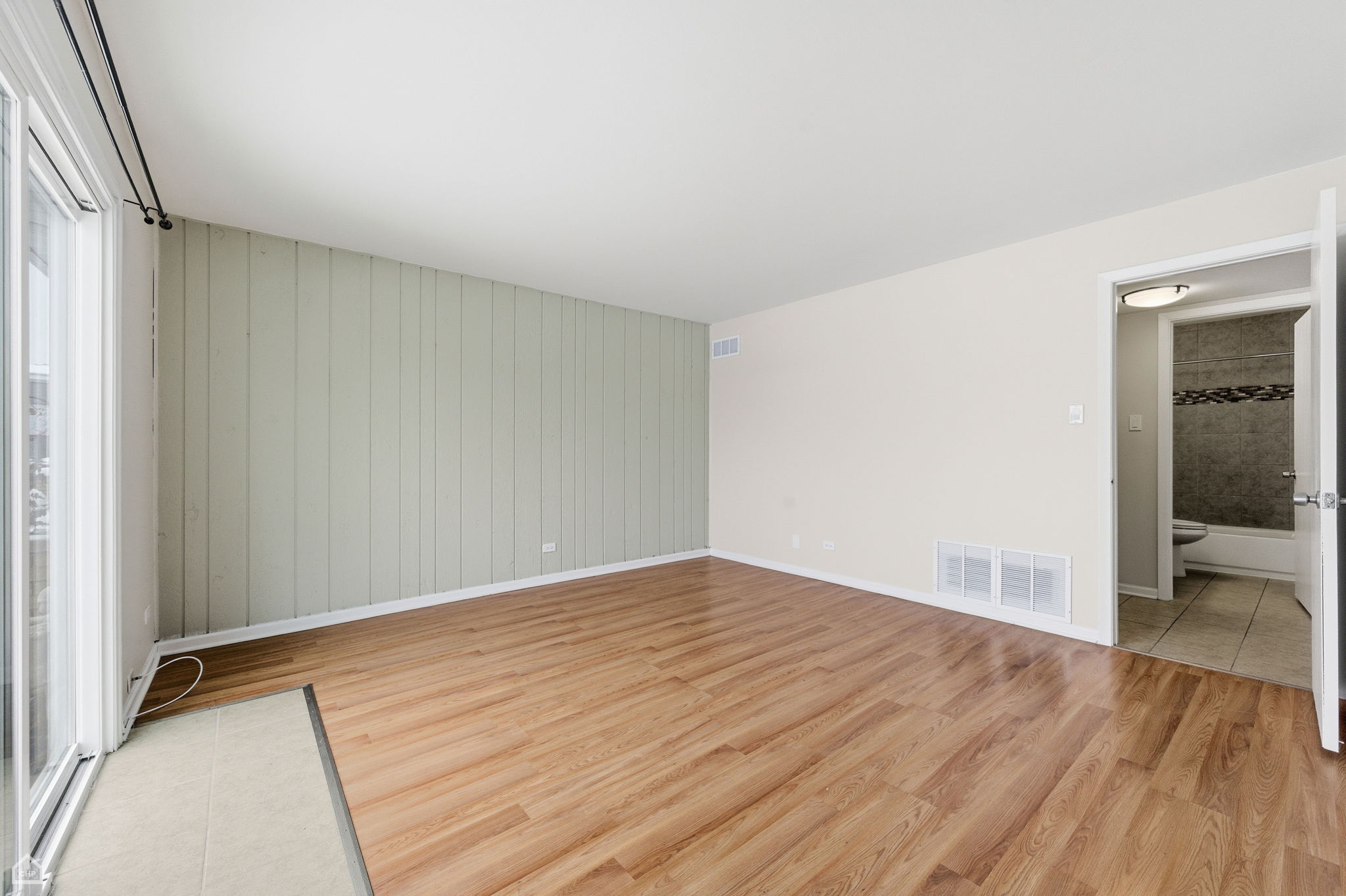 1081 Pinehurst Ln - Jarek Jaroslaw Jastrzebski_CHP2025_020