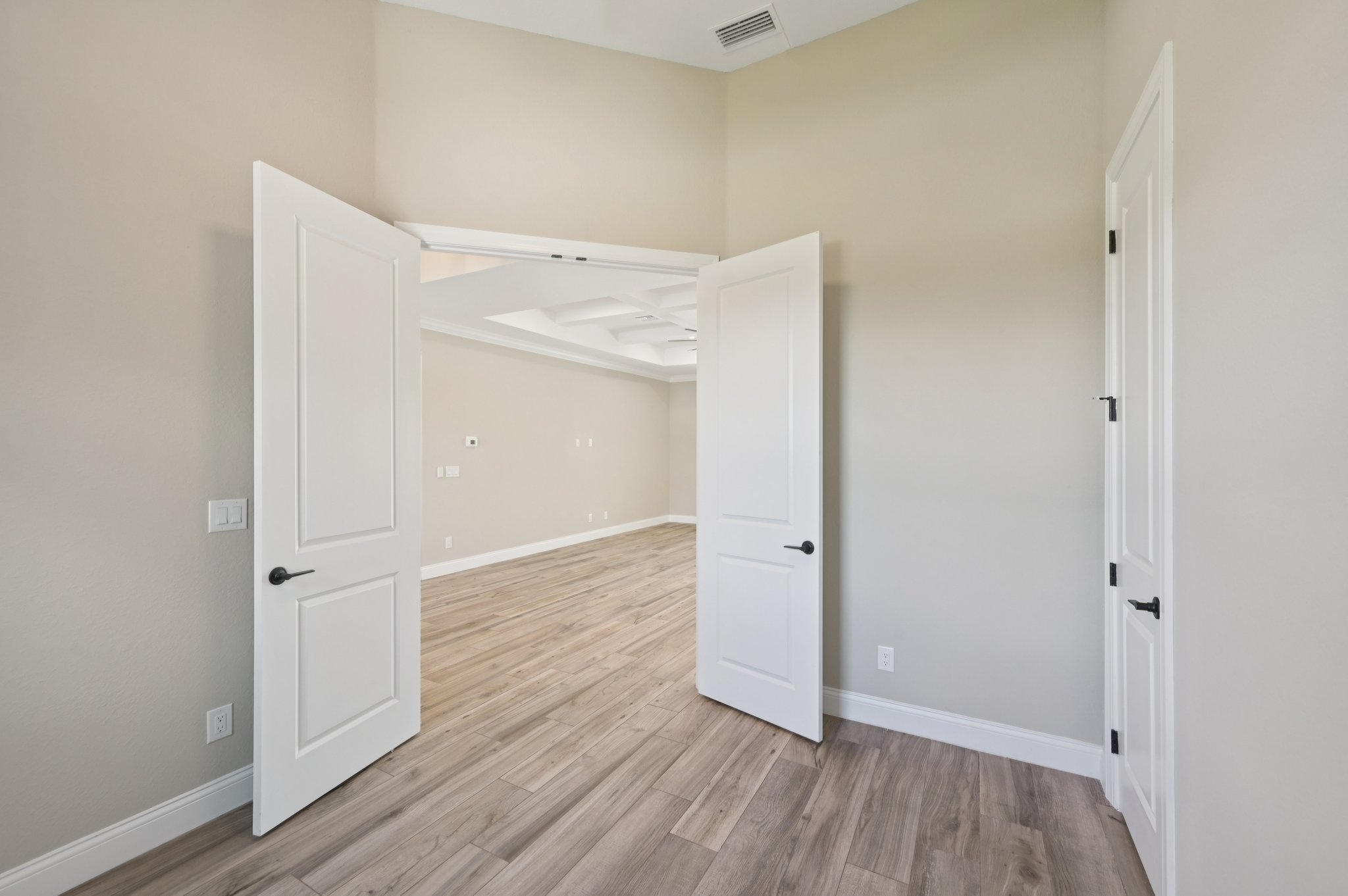 McAlester Cir-S1709-015.jpg