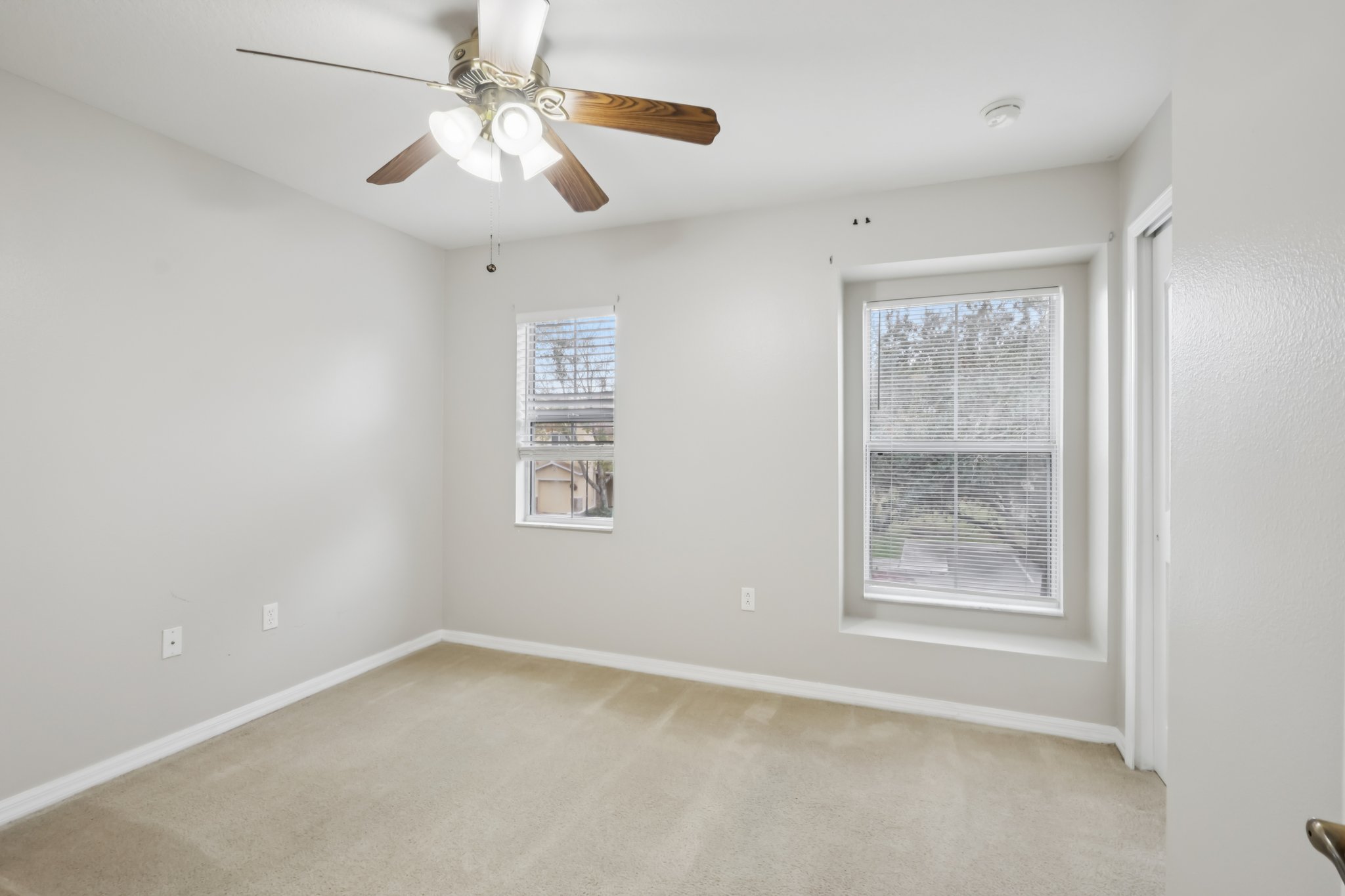 Kensington Park Ave-S1601-015.jpg