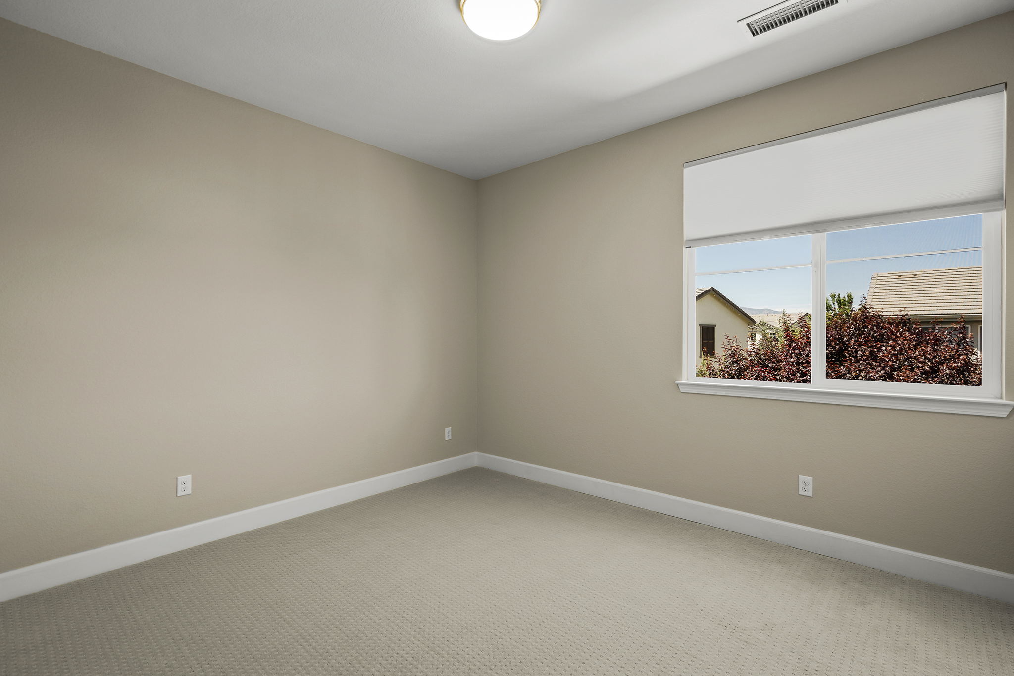 10819 Walnut Ridge Dr, Reno, NV 89521, USA Photo 17