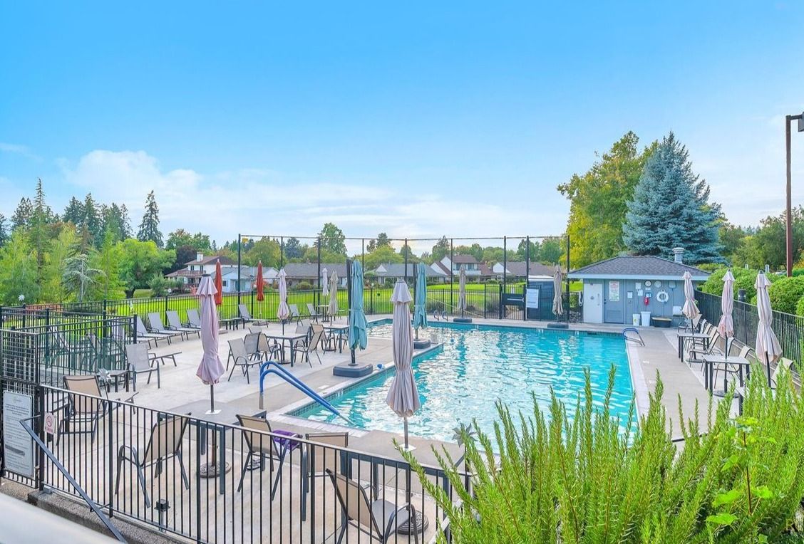 Community Amenities - Pool